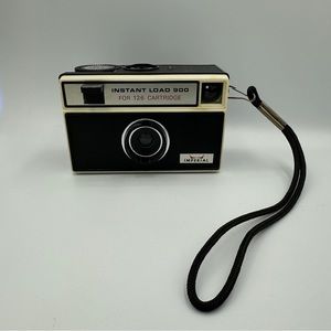 Vintage 1970's Imperial Instant Load 900 for 126 Cartridge Camera with strap